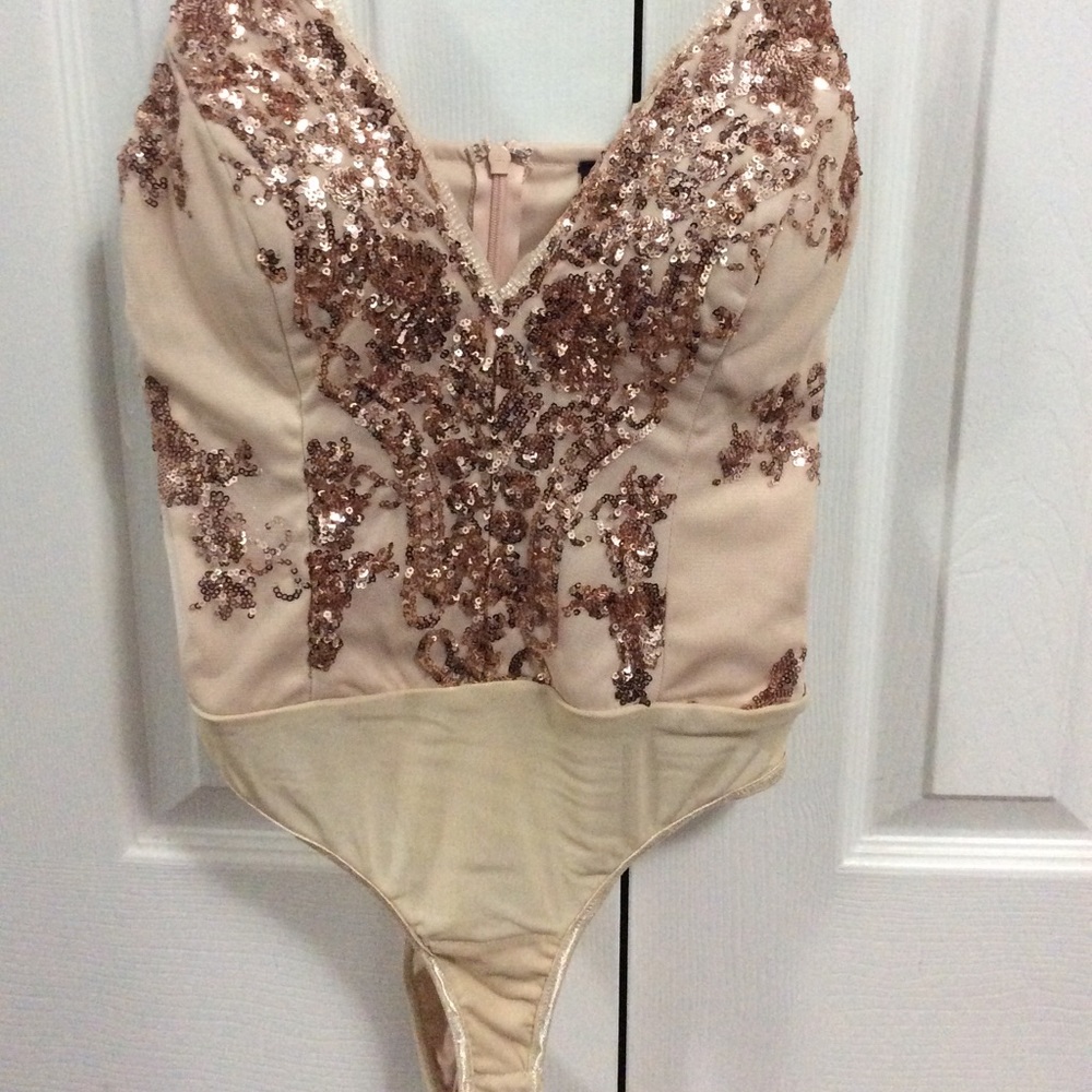 BNWT gold-sequined tan bodysuit - Size S